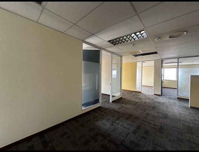 432M² OFFICE TO LET IN ECO PARK ESTATE